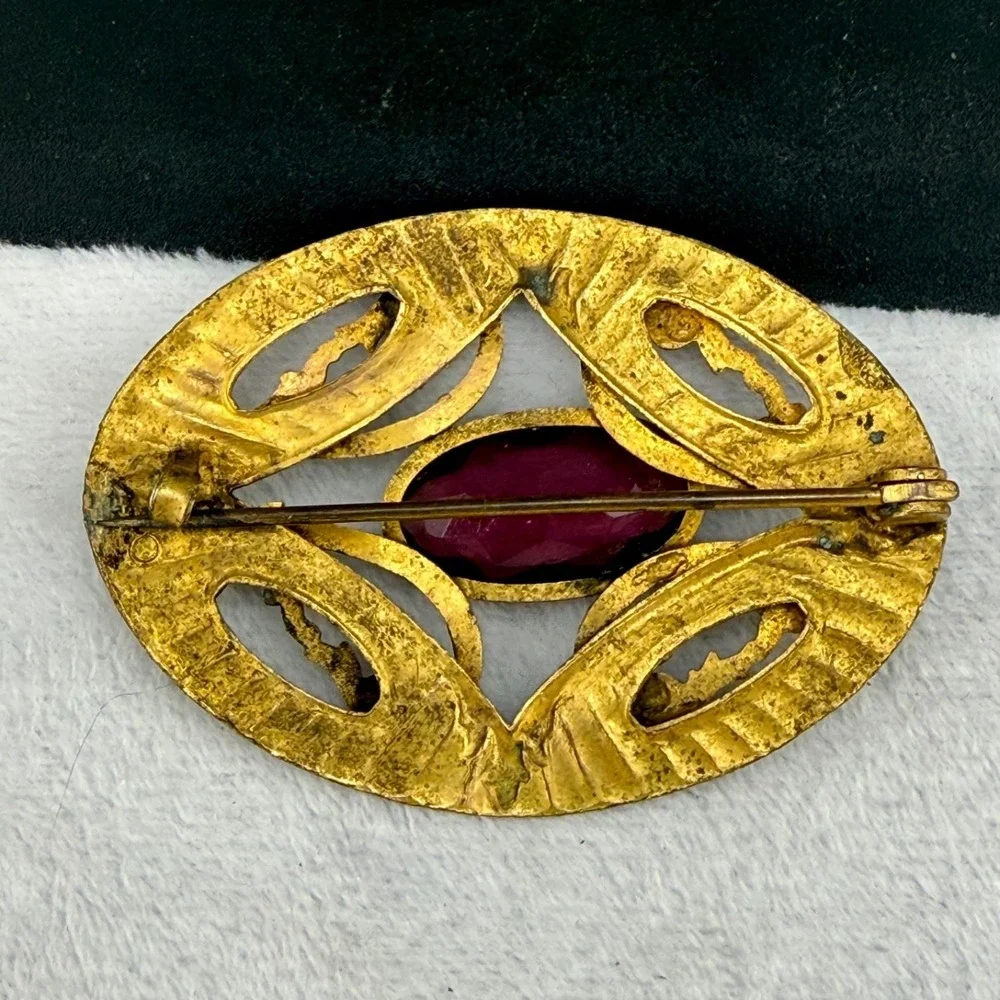 Vintage Art Nouveau Brooch Gold Tone Purple Sparkle Sash Pin